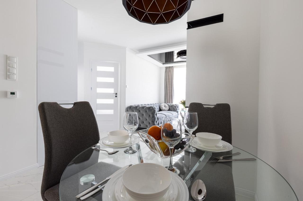 Apartament Z Basenem I Kominkiem ,,Baltic Sun” Sztutowo Exterior foto